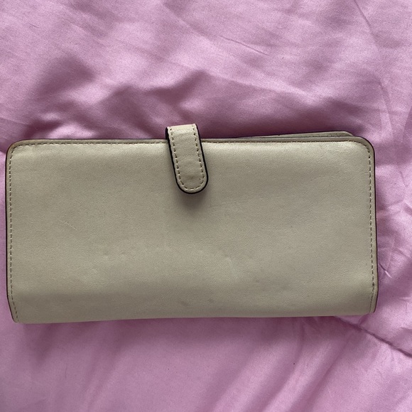 Cream Coach wallet 🤍 - Picture 3 of 9